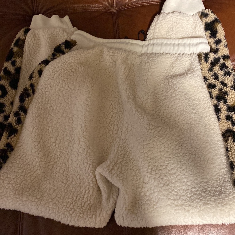 Size medium fashion nova teddy bear jogging suit - Picture 7 of 7
